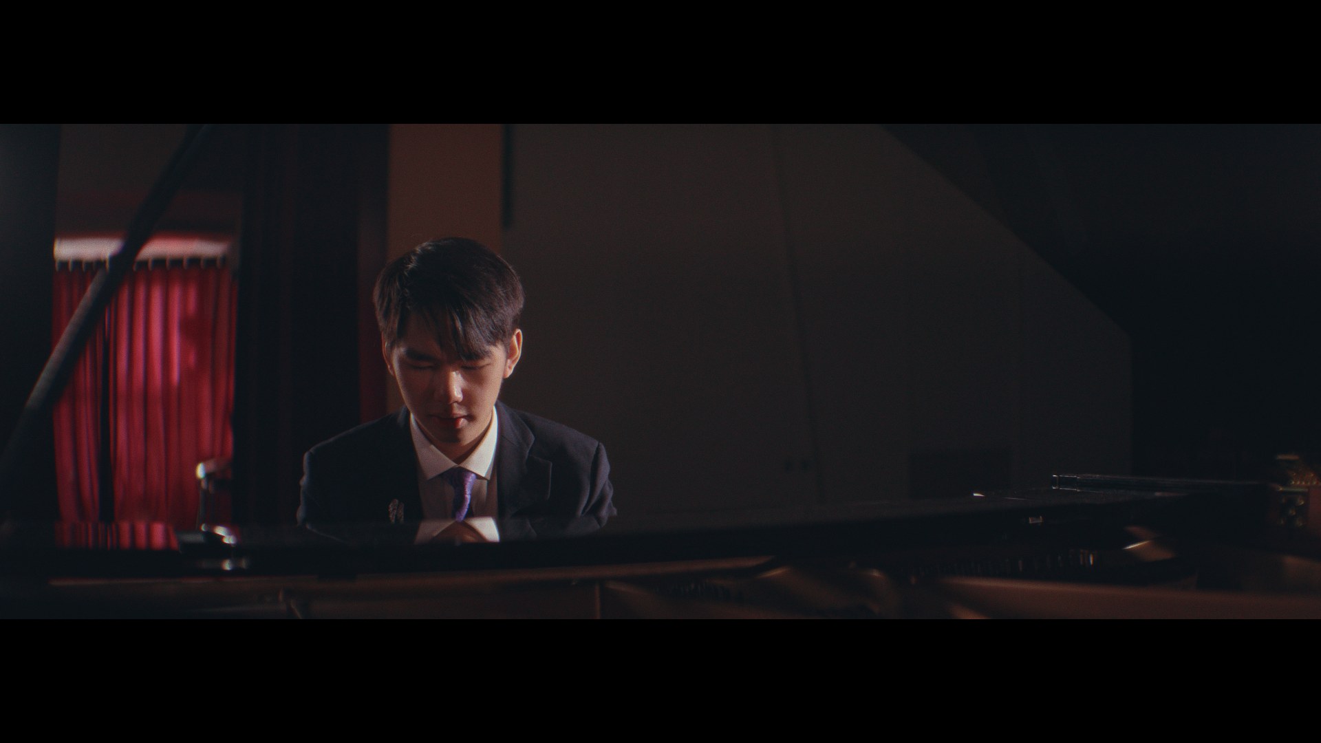 风往何处 — film still 6