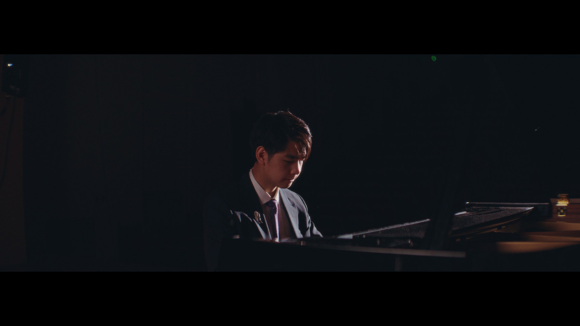 风往何处 — film still 7